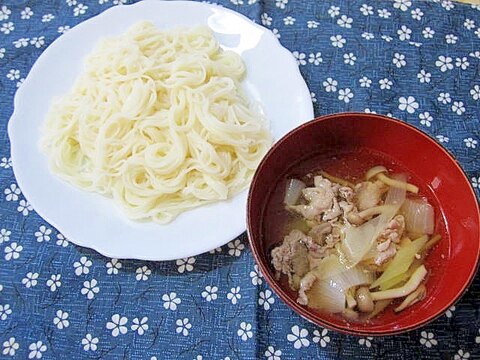 豚肉と玉ねぎとしめじのつけ汁そうめん